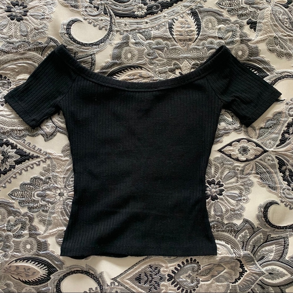 Forever 21 Black Over the Shoulder Top - Picture 2 of 4